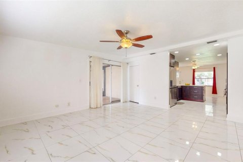 Villa ou maison à vendre à Tampa, Floride: 4 chambres, 151.52 m2 № 1383681 - photo 13