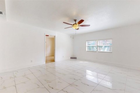 Villa ou maison à vendre à Tampa, Floride: 4 chambres, 151.52 m2 № 1383681 - photo 16