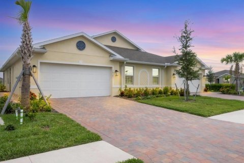 House in Port Charlotte, Florida 2 bedrooms, 139.35 sq.m. № 1383285 - photo 1