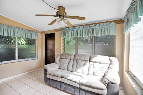 Villa ou maison à vendre à Miami, Floride: 2 chambres, 104.24 m2 № 1080163 - photo 15