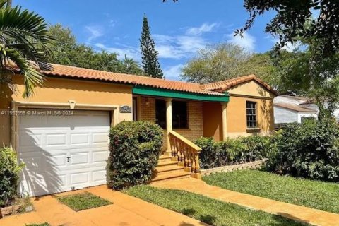 Villa ou maison à vendre à Miami, Floride: 2 chambres, 104.24 m2 № 1080163 - photo 2