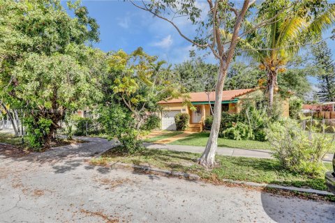 Villa ou maison à vendre à Miami, Floride: 2 chambres, 104.24 m2 № 1080163 - photo 4