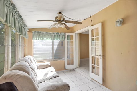 Villa ou maison à vendre à Miami, Floride: 2 chambres, 104.24 m2 № 1080163 - photo 17