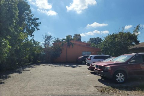 Commercial property in Pompano Beach, Florida 340.77 sq.m. № 979238 - photo 16