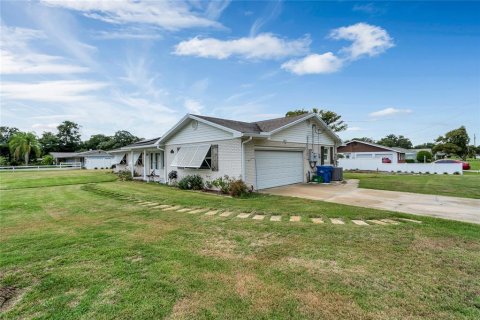 House in DeLand, Florida 3 bedrooms, 222.78 sq.m. № 1266001 - photo 30