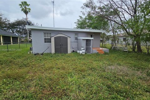 House in West Park, Florida 2 bedrooms, 66.89 sq.m. № 696337 - photo 3
