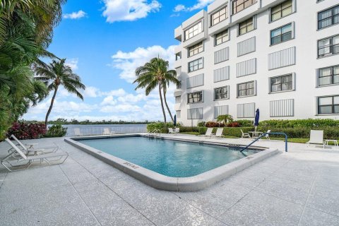 Condo in Palm Beach, Florida, 3 bedrooms  № 966172 - photo 10