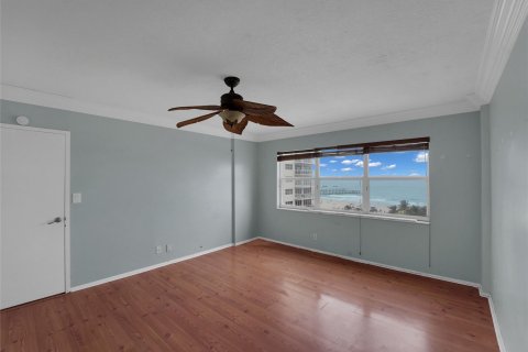 Condo in Pompano Beach, Florida, 2 bedrooms  № 981779 - photo 30