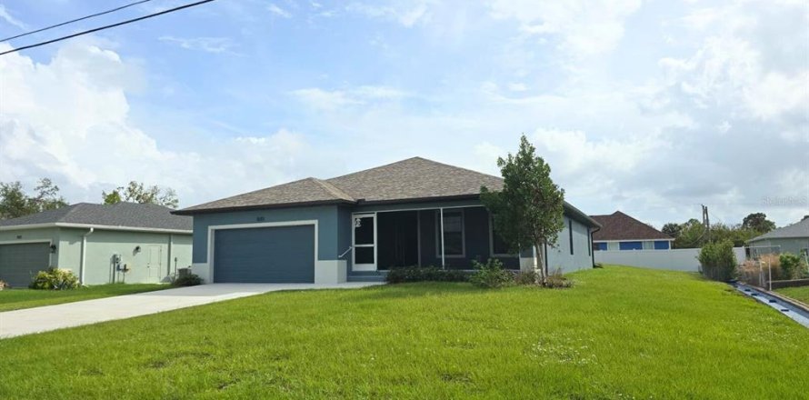 House in Port Charlotte, Florida 3 bedrooms, 162.76 sq.m. № 1432349