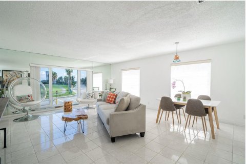Immobilier commercial à vendre à Lake Worth, Floride: 466.18 m2 № 509913 - photo 13