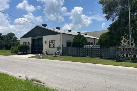 Propiedad comercial en venta en Tampa, Florida, 450.11 m2 № 1306886 - foto 2