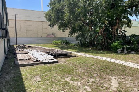 Propiedad comercial en venta en Tampa, Florida, 450.11 m2 № 1306886 - foto 7