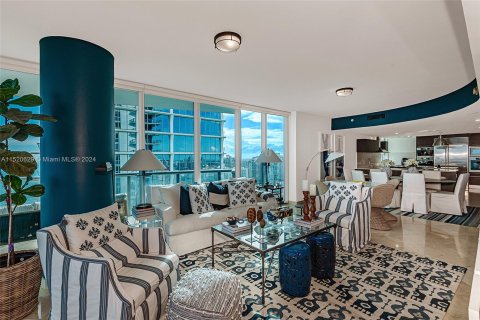 Condominio en venta en Sunny Isles Beach, Florida, 4 dormitorios, 222.41 m2 № 980955 - foto 8