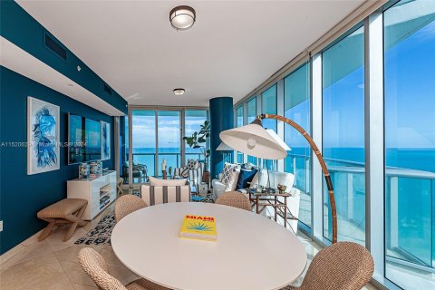 Condominio en venta en Sunny Isles Beach, Florida, 4 dormitorios, 222.41 m2 № 980955 - foto 5