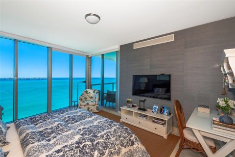 Condominio en venta en Sunny Isles Beach, Florida, 4 dormitorios, 222.41 m2 № 980955 - foto 17