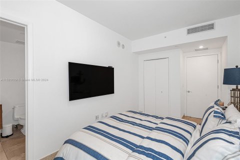 Condominio en venta en Sunny Isles Beach, Florida, 4 dormitorios, 222.41 m2 № 980955 - foto 24