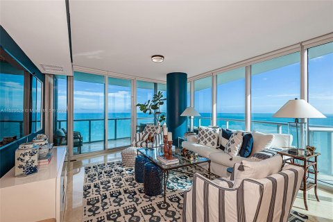Condominio en venta en Sunny Isles Beach, Florida, 4 dormitorios, 222.41 m2 № 980955 - foto 3
