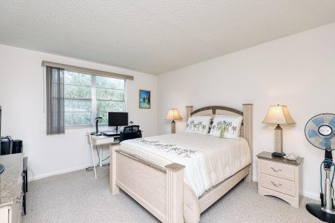 Condo in Coconut Creek, Florida, 2 bedrooms  № 970658 - photo 24