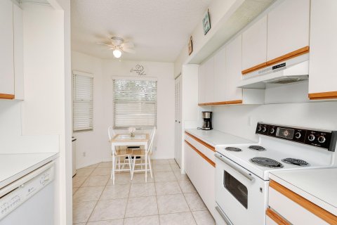 Condo in Coconut Creek, Florida, 2 bedrooms  № 970658 - photo 30