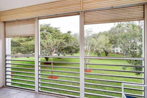 Condo in Coconut Creek, Florida, 2 bedrooms  № 970658 - photo 22