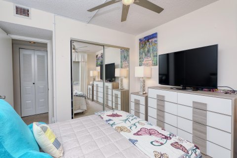 Condo in Coconut Creek, Florida, 2 bedrooms  № 970658 - photo 13