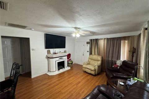 Casa en venta en Tampa, Florida, 4 dormitorios, 101.82 m2 № 1391370 - foto 3