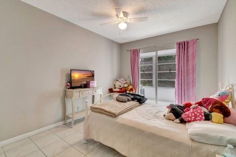 Copropriété à vendre à Deerfield Beach, Floride: 2 chambres, 76.18 m2 № 1002528 - photo 28