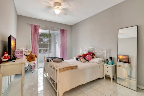 Condominio en venta en Deerfield Beach, Florida, 2 dormitorios, 76.18 m2 № 1002528 - foto 29