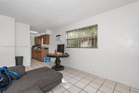 Купить коммерческую недвижимость в Форт-Лодердейл, Флорида № 975702 - фото 28
