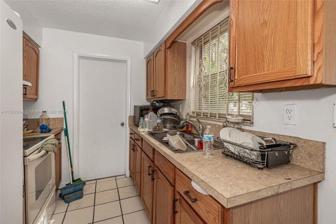 Купить коммерческую недвижимость в Форт-Лодердейл, Флорида № 975702 - фото 24