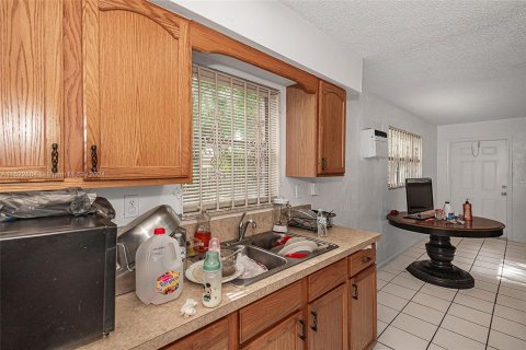Купить коммерческую недвижимость в Форт-Лодердейл, Флорида № 975702 - фото 25