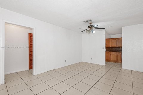 Купить коммерческую недвижимость в Форт-Лодердейл, Флорида № 975702 - фото 12