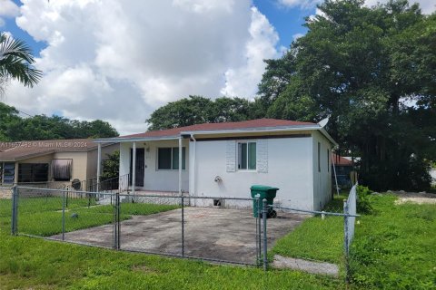 Casa en venta en Miami, Florida, 2 dormitorios, 92.34 m2 № 1358798 - foto 2