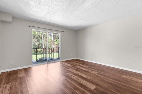 Condo in Port Richey, Florida, 1 bedroom  № 1250895 - photo 11