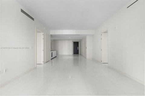 Condo in Miami, Florida, 2 bedrooms  № 1418175 - photo 16