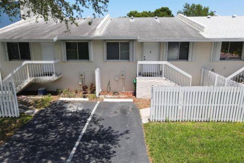 Touwnhouse à vendre à Cutler Bay, Floride: 2 chambres, 96.15 m2 № 1310324 - photo 1