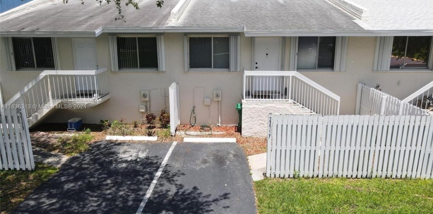 Touwnhouse à Cutler Bay, Floride 2 chambres, 96.15 m2 № 1310324