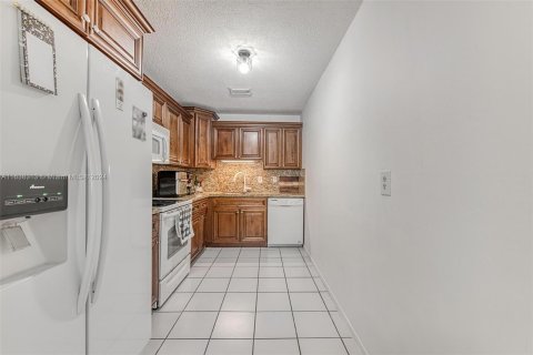 Touwnhouse à vendre à Cutler Bay, Floride: 2 chambres, 96.15 m2 № 1310324 - photo 7