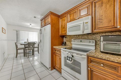 Adosado en venta en Cutler Bay, Florida, 2 dormitorios, 96.15 m2 № 1310324 - foto 9