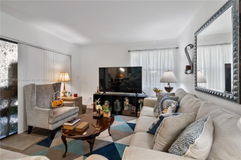 Condo in Miami, Florida, 2 bedrooms  № 1400064 - photo 6