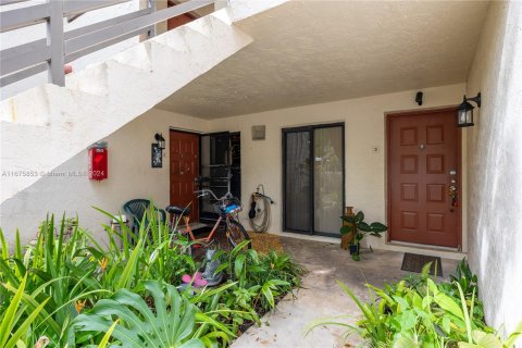 Condo in Miami, Florida, 2 bedrooms  № 1400064 - photo 19