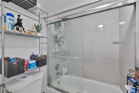 Condominio en venta en Miami, Florida, 2 dormitorios, 90.86 m2 № 1400064 - foto 15