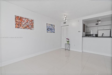 Copropriété à vendre à Miami, Floride: 1 chambre, 47.38 m2 № 1400163 - photo 8