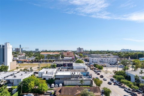 Condo in Miami, Florida, 1 bedroom  № 1400163 - photo 6