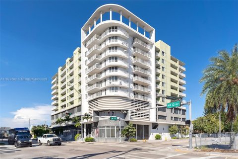 Copropriété à vendre à Miami, Floride: 1 chambre, 47.38 m2 № 1400163 - photo 1