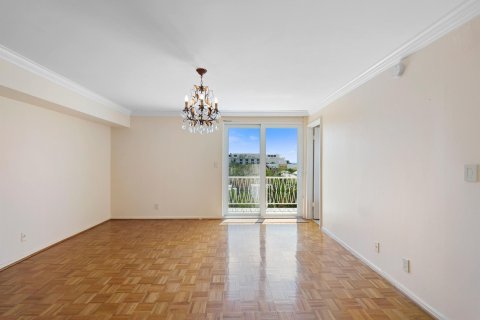 Condo in Palm Beach, Florida, 2 bedrooms  № 1177365 - photo 11