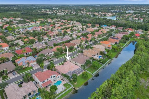 House in Pembroke Pines, Florida 5 bedrooms, 261.98 sq.m. № 1271660 - photo 16