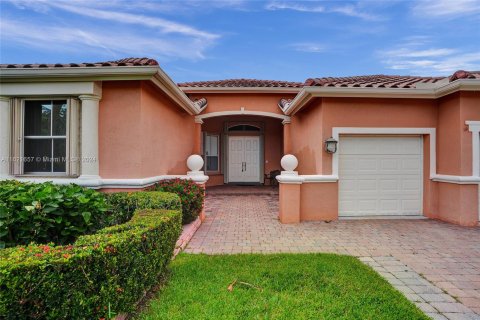 House in Pembroke Pines, Florida 5 bedrooms, 261.98 sq.m. № 1271660 - photo 26