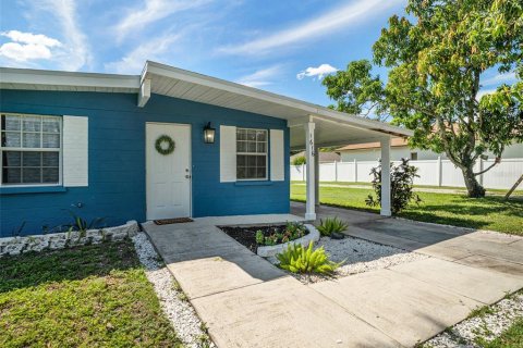 Villa ou maison à vendre à Bradenton, Floride: 3 chambres, 76.64 m2 № 1341935 - photo 3