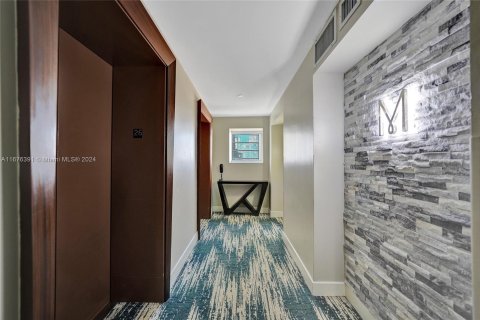 Condo in Sunny Isles Beach, Florida, 1 bedroom  № 1402881 - photo 5